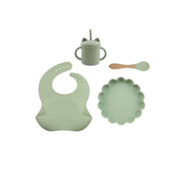 Set 4 Piezas Plato Leon + Babero , cuchara y Vaso Color Verde